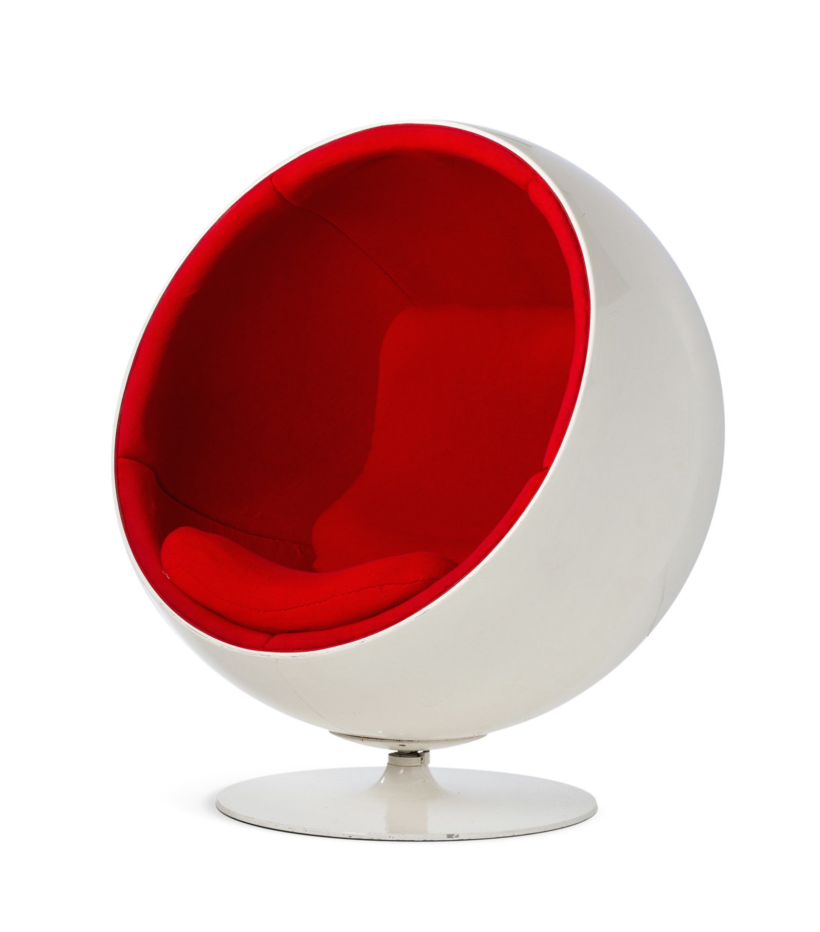 Кресло The Ball Chair дизайнер Ээро Аарнио.