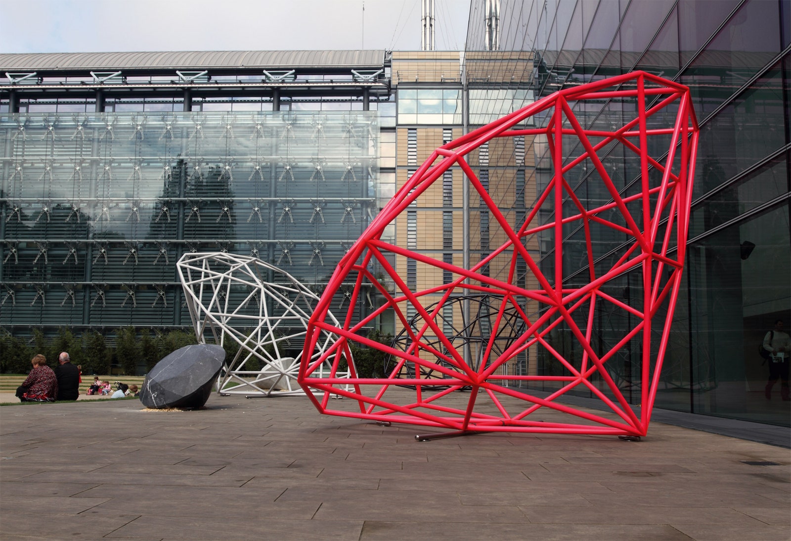 Инсталляция Chaton Superstructures 2009.