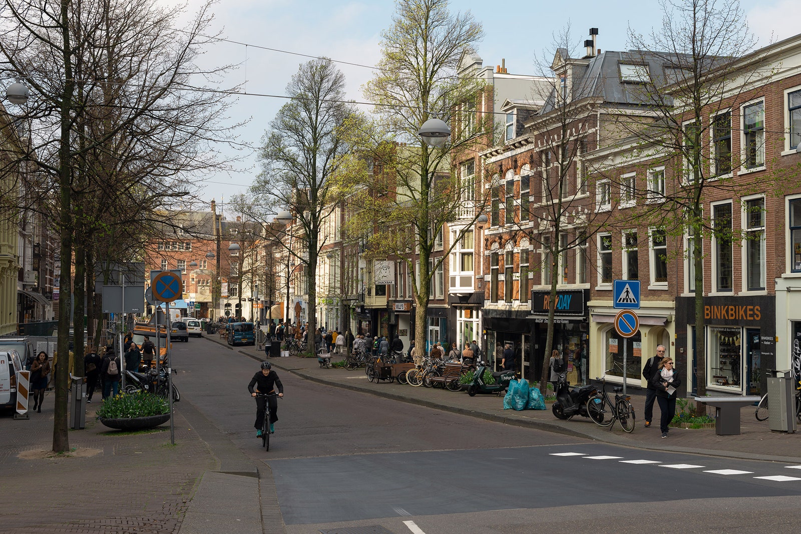 Бюро MVRDV показало как может выглядеть Гаага с историческими каналами вместо дорог