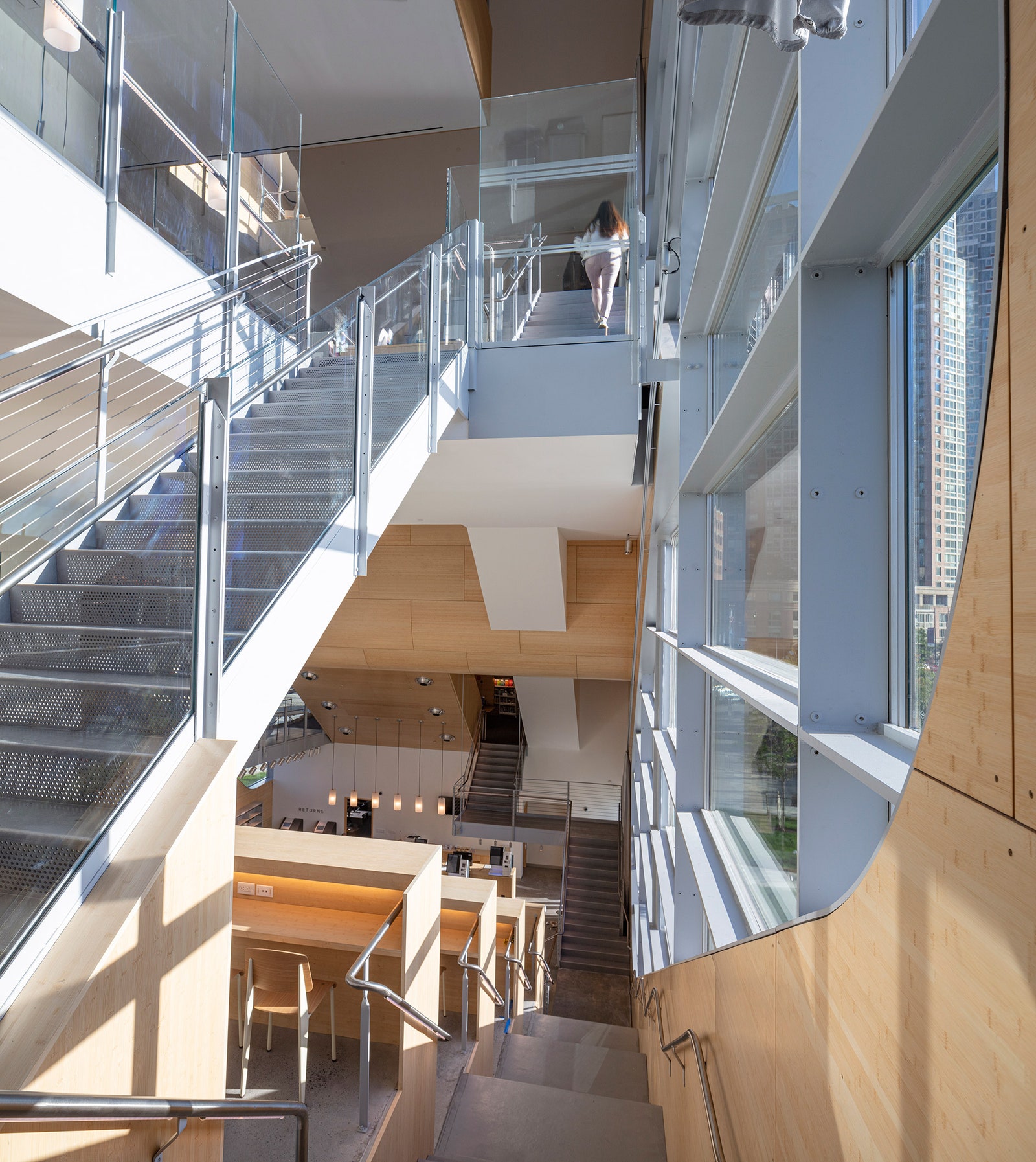 В НьюЙорке открылась новая библиотека по проекту бюро Steven Holl Architects