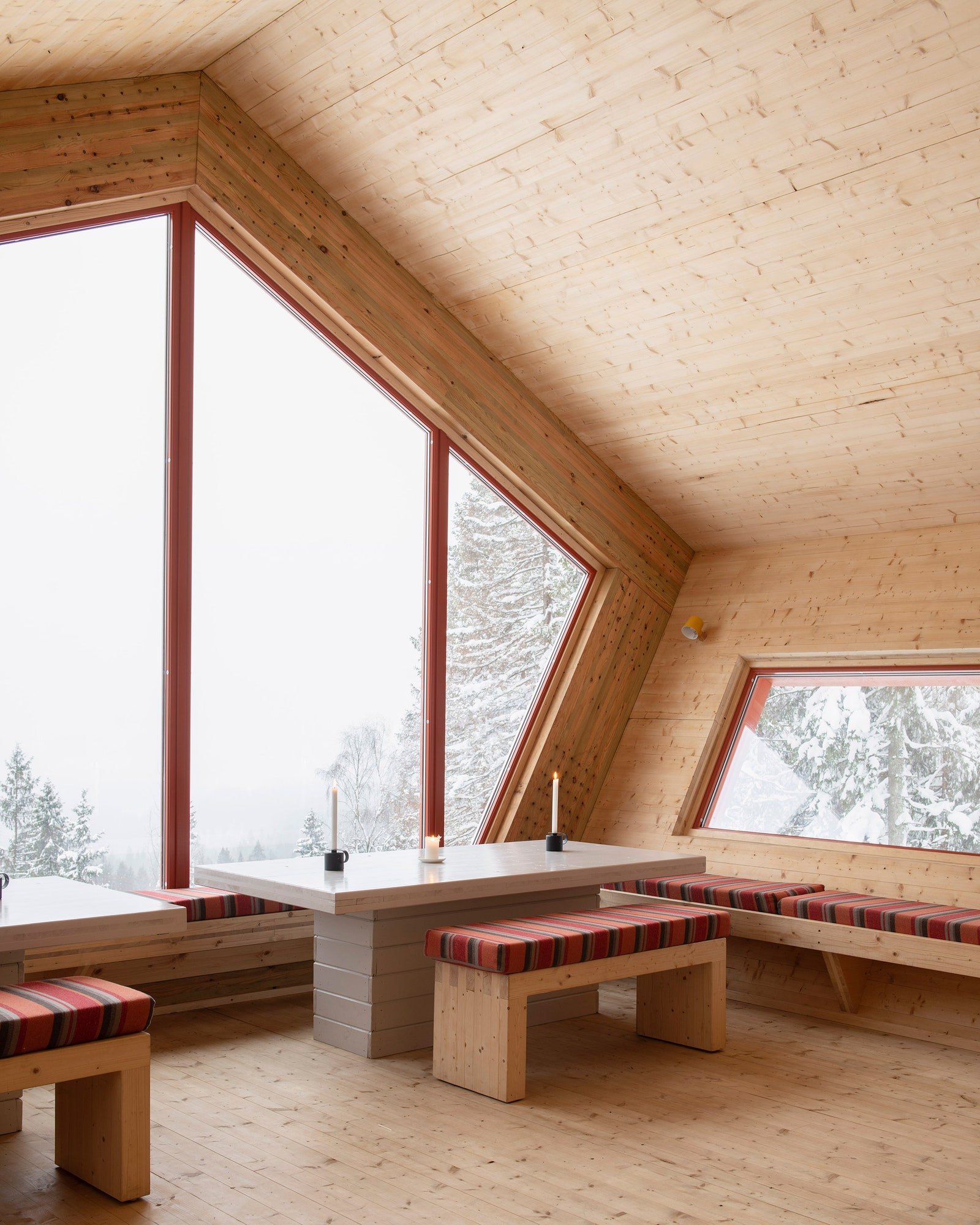 Бюро Snøhetta построило в Норвегии домик для отдыха с видом на Ослофьорд