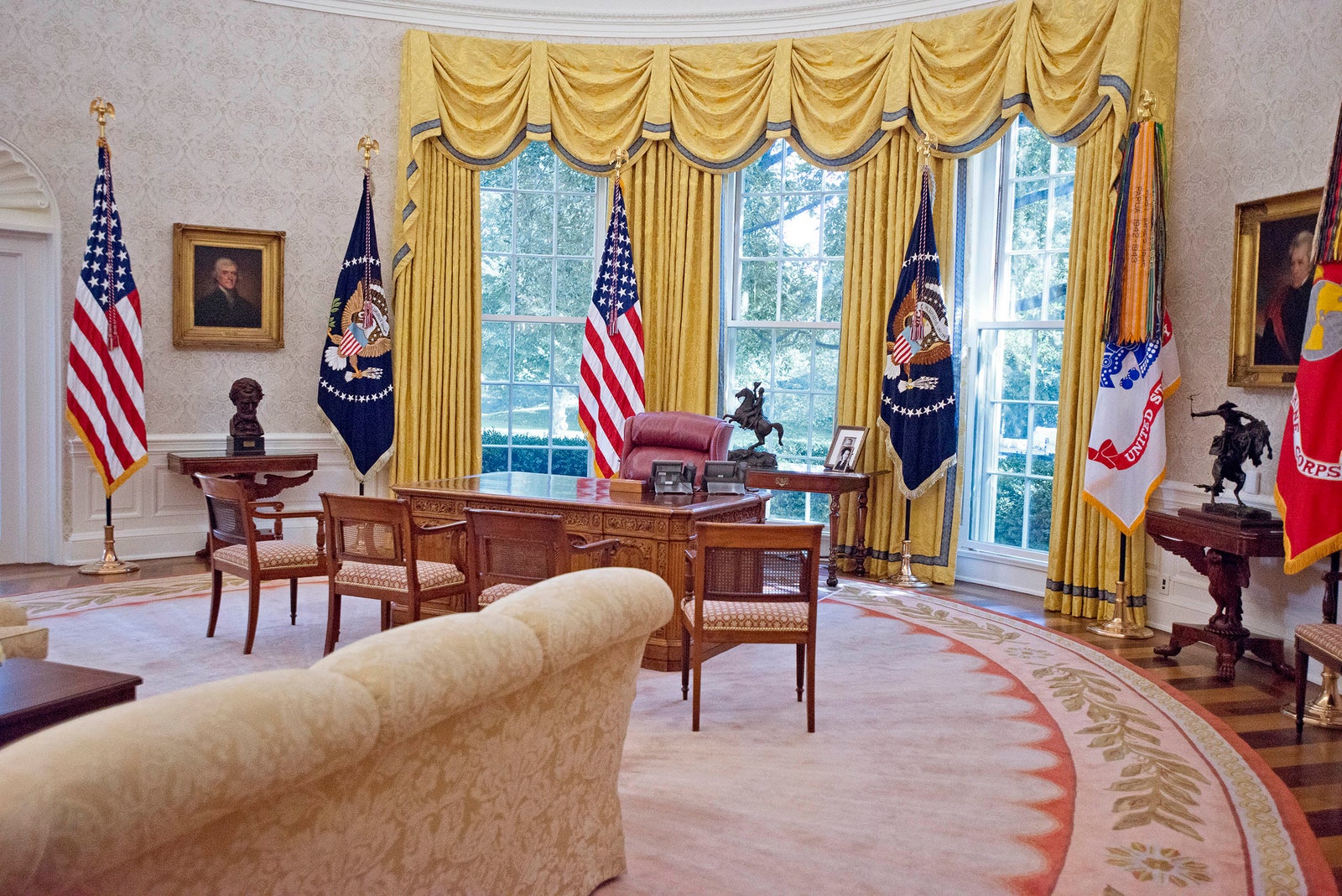“Овальный кабинет” в Белом доме. Интерьер по проекту Систер Пэриш.