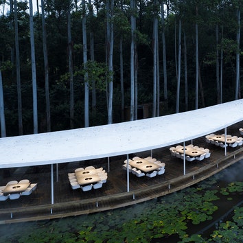 Ресторан-оазис в эвкалиптовом лесу в Чэнду