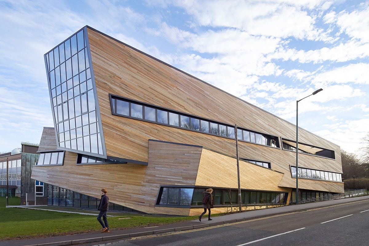 Центр фундаментальной физики имени Огдена по дизайну Либескинда в английском Дареме. Открылся в 2017 году.