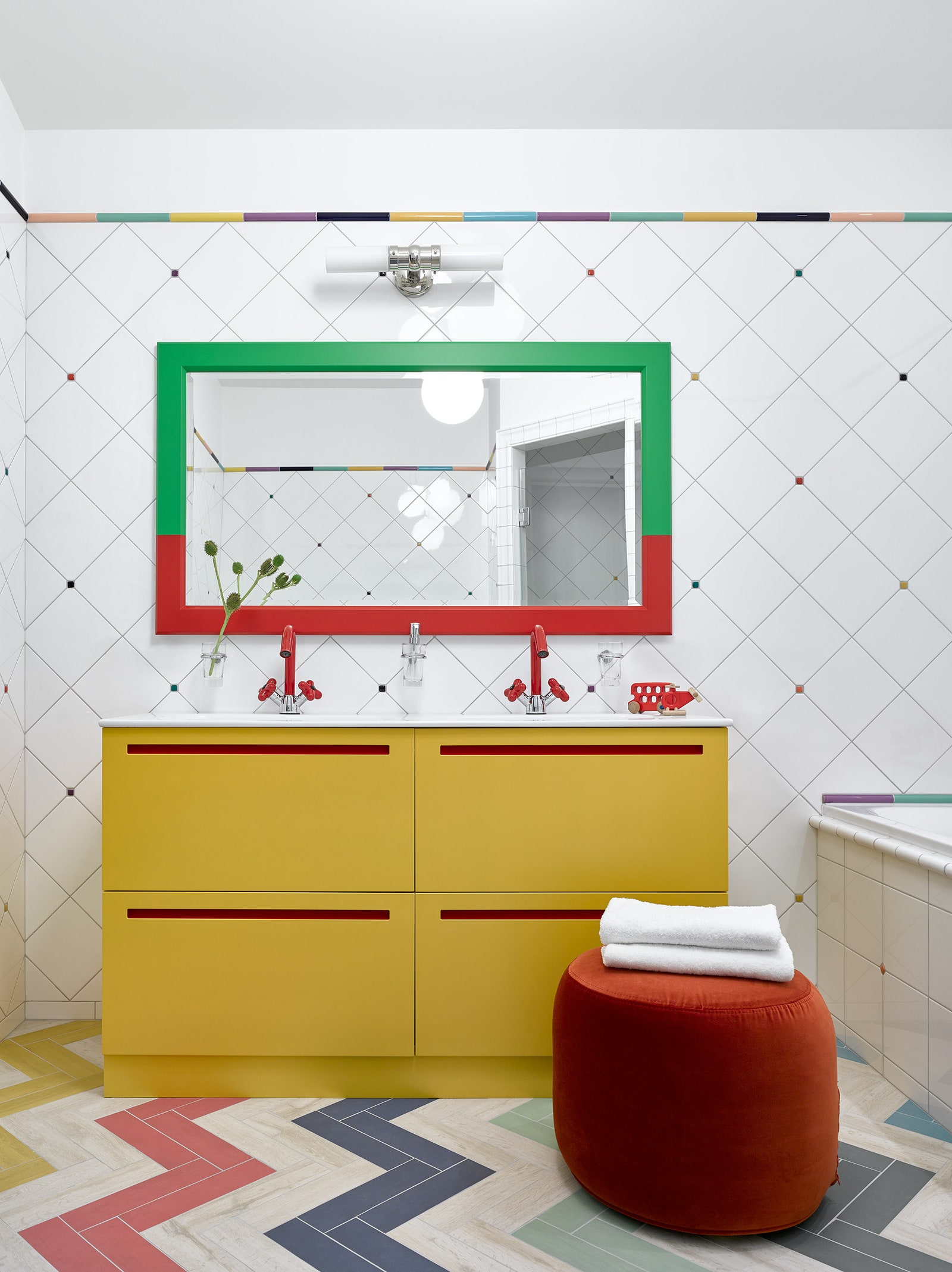 Первая детская ванная комната на втором этаже. Мебель Arbi смесители Fantini зеркала выполнены в мастерской Камо...