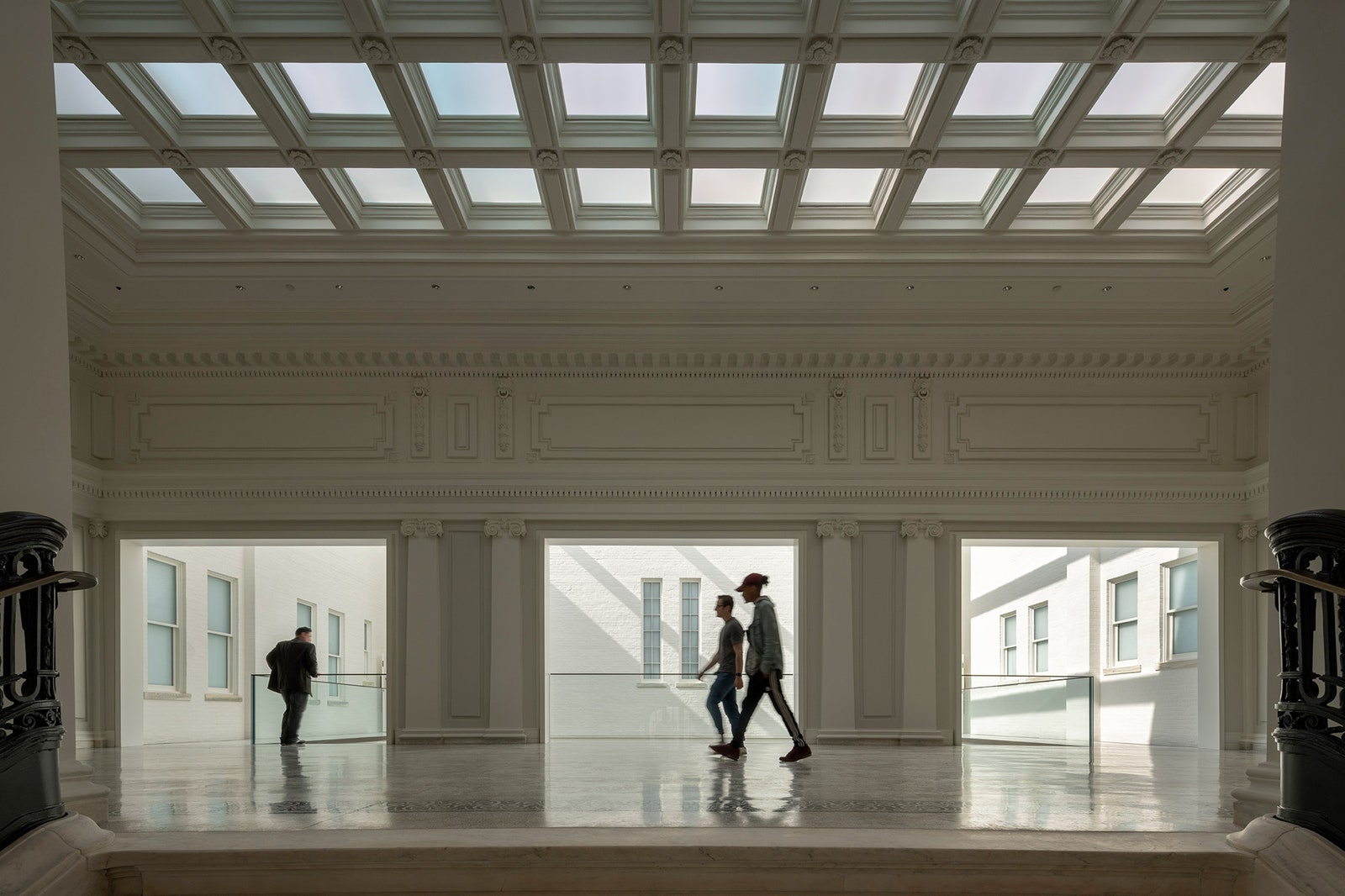 Второе дыхание новый магазин Apple в здании библиотеки Карнеги в Вашингтоне по проекту Foster  Partners