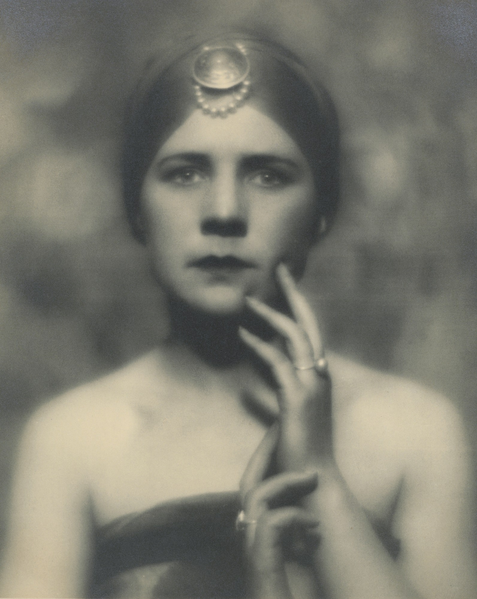 Портрет “Женщина со звездой” 1923. Авторский серебряножелатиновый отпечаток.
