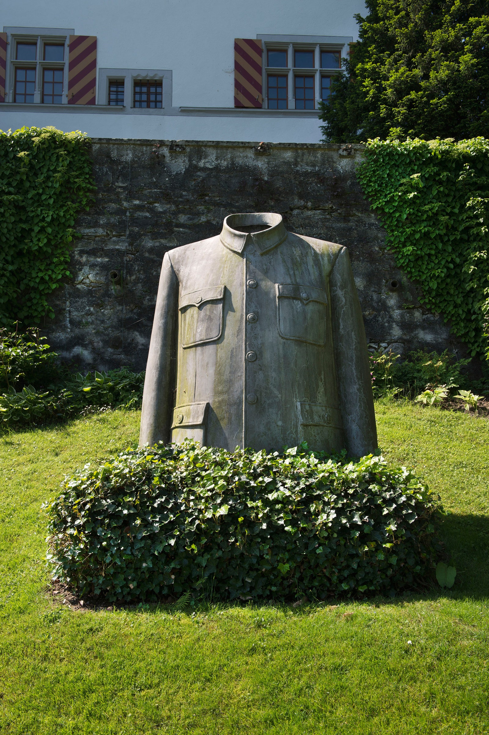 Скульптура Суй Цзяньго Legacy Mantle  1999.