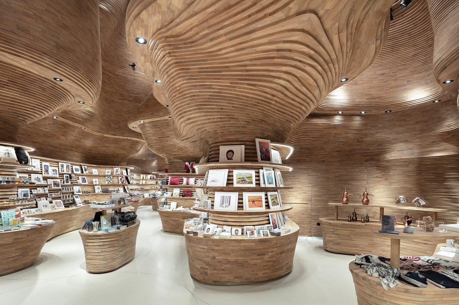 В Национальном музее Катара открылись два магазина сувениров