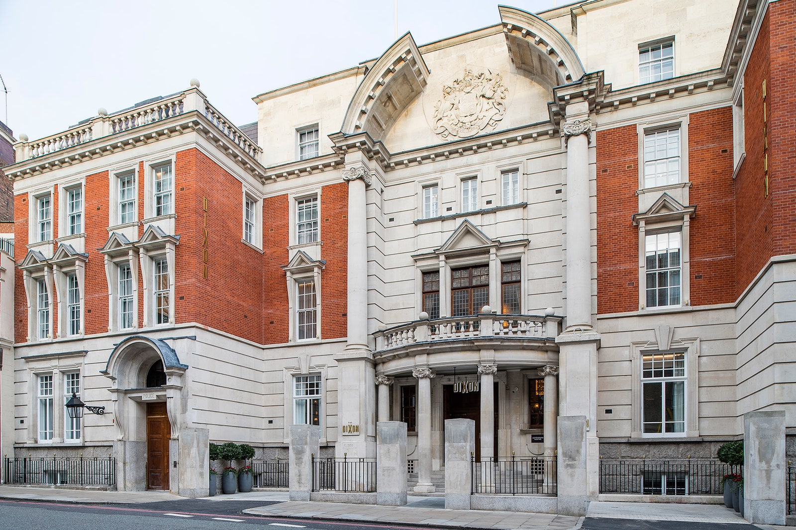 Отель в бывшем здании суда в Лондоне