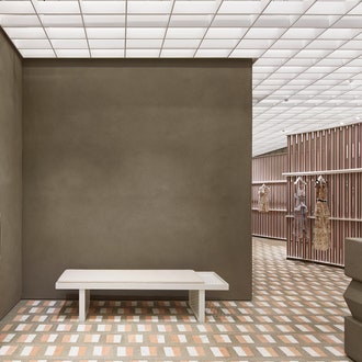 Бруталистский бутик Self-Portrait Studio в Лондоне