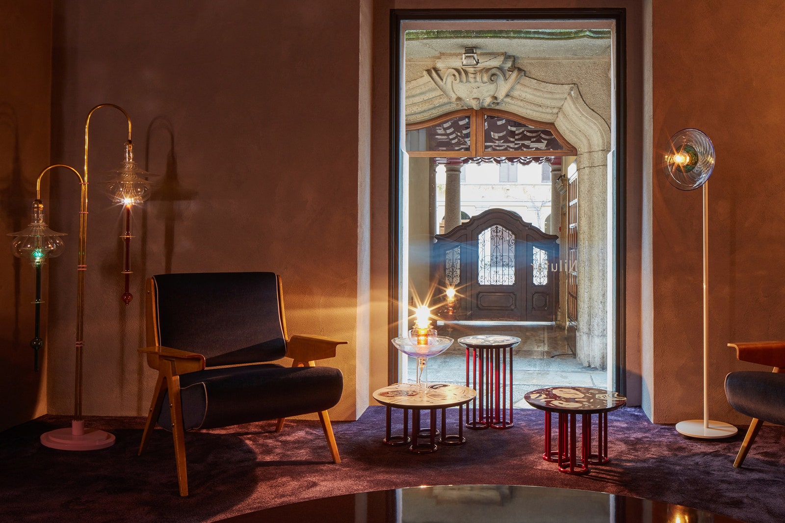 Индиа Мадави Майкл Анастасиадис и Бетан Лаура Вуд проекты галереи Nilufar на Миланской неделе дизайна 2019