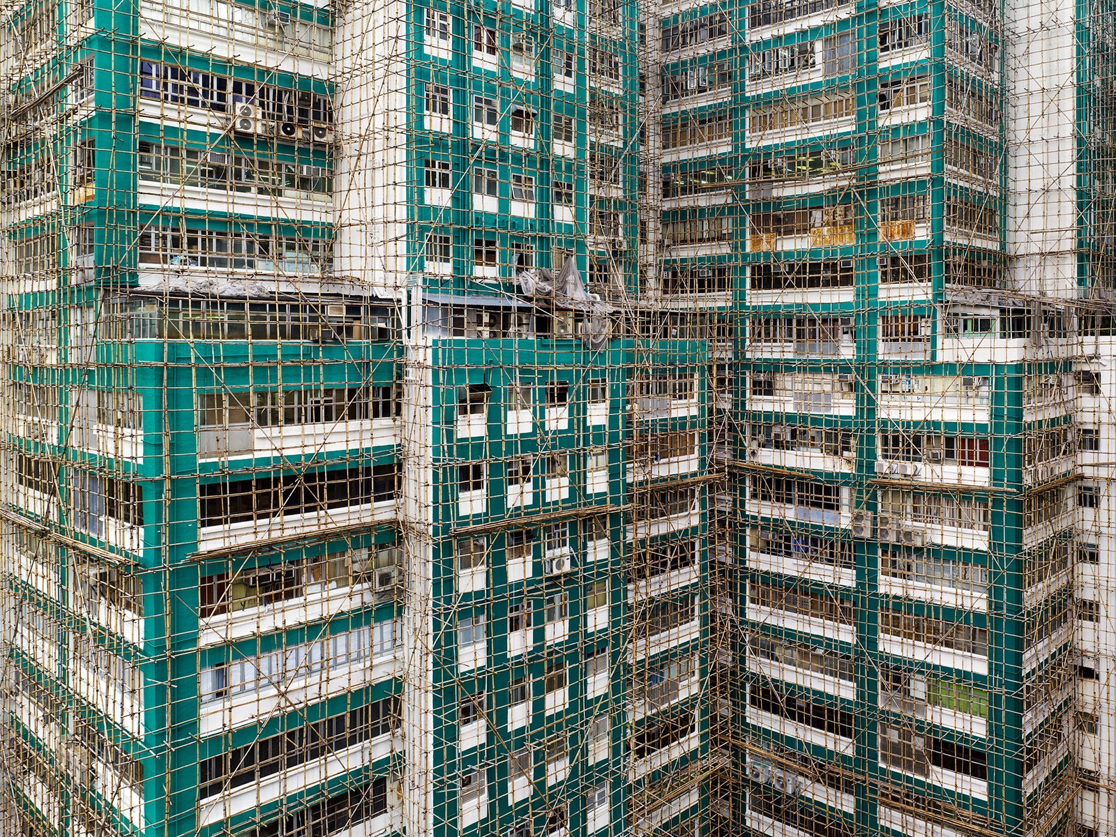 Архитектура в объективе строительные леса Гонконга глазами Питера Штайнхауэра