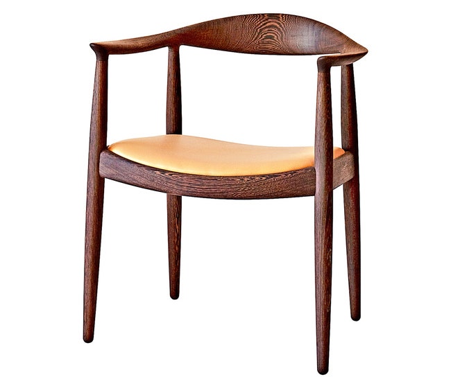 Стул PP503 PP Møbler 19491993. Он прославил Ханса Вегнера в США. За простую форму американцы прозвали его The Chair.