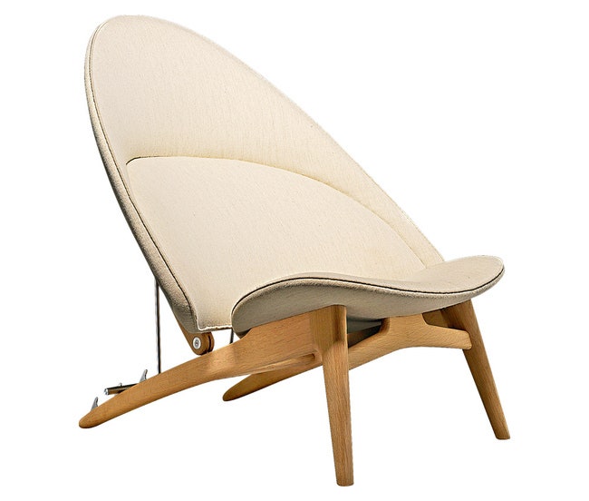 В 2014 году PP Møbler запускает три новые модели Ханса Вегнера. Одна из них — кресло Tub спроектированное в 1954м но не...