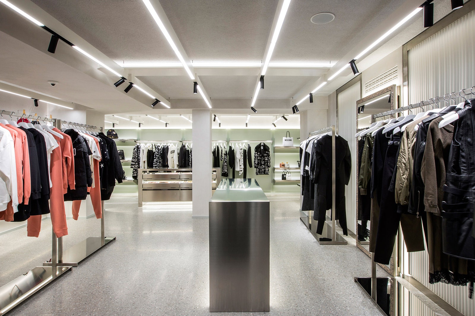 Дизайнпроект флагманского бутика Moschino в Париже