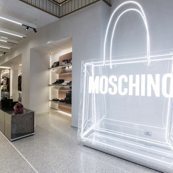 Флагманский бутик Moschino в Париже