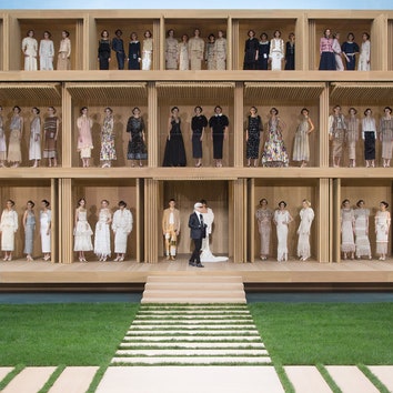 “Мода &- это игра, в которую нужно играть всерьез”: пост почитания Карла Лагерфельда