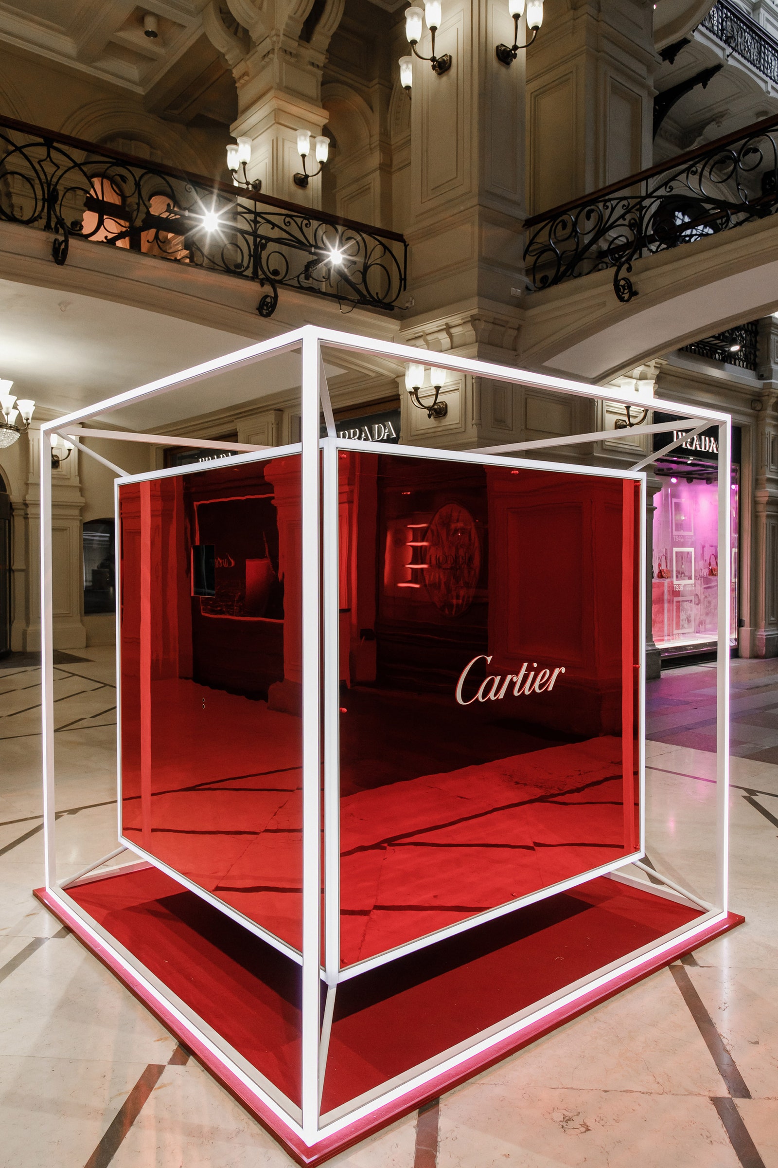 Выставка “Manifesto Cartier. В авангарде. Вне времени” в ГУМе