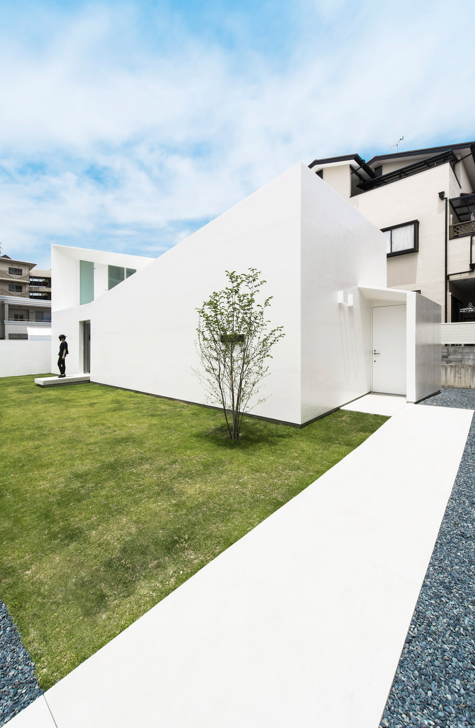 Дом в Японии похожий на ленту Мебиуса