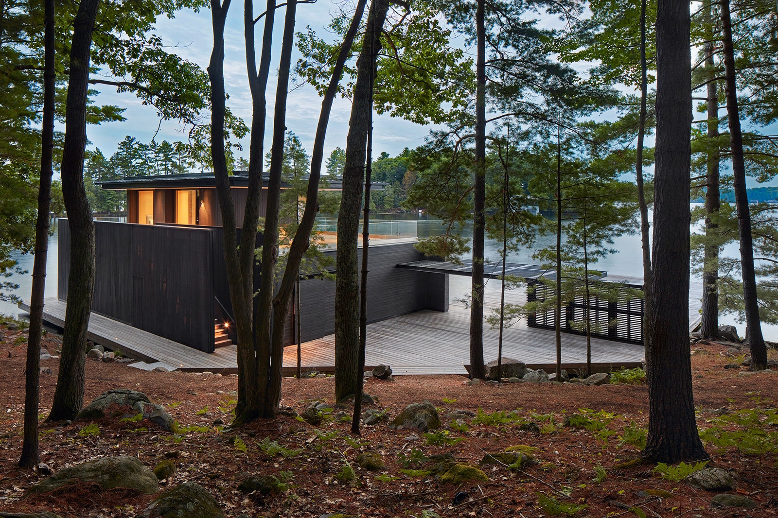 Дом с террасой на озере Онтарио