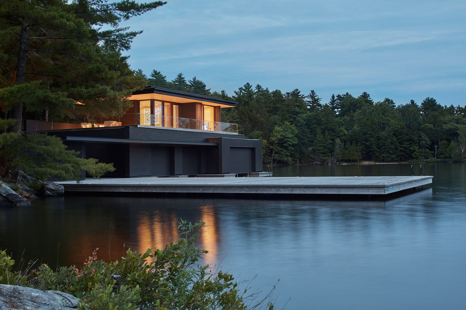 Дом с террасой на озере Онтарио