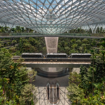 Жемчужина Сингапура: аэропорт Чанги с водопадом и парком
