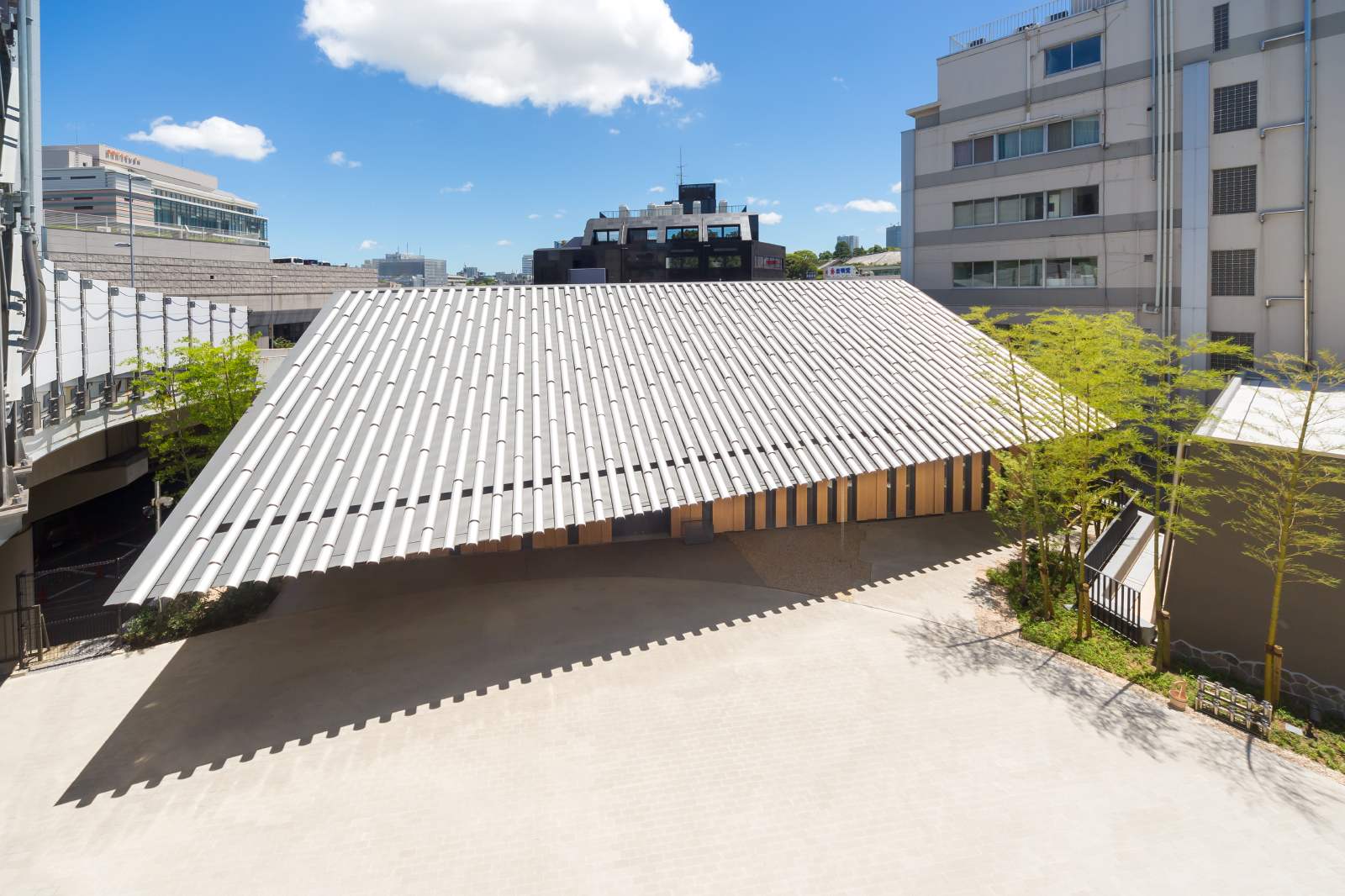 Кенго Кума построил зал для буддийского храма в Токио