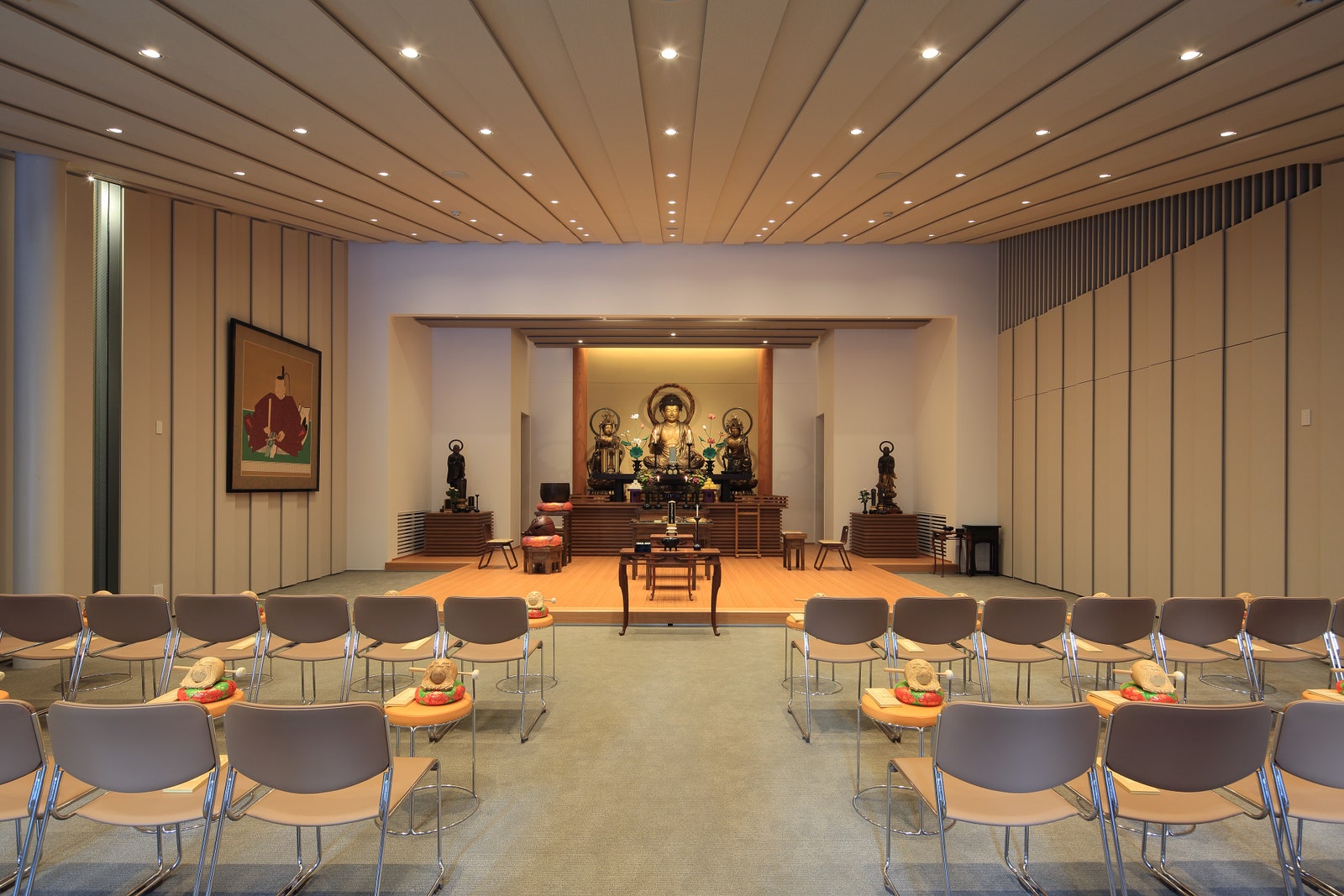 Кенго Кума построил зал для буддийского храма в Токио