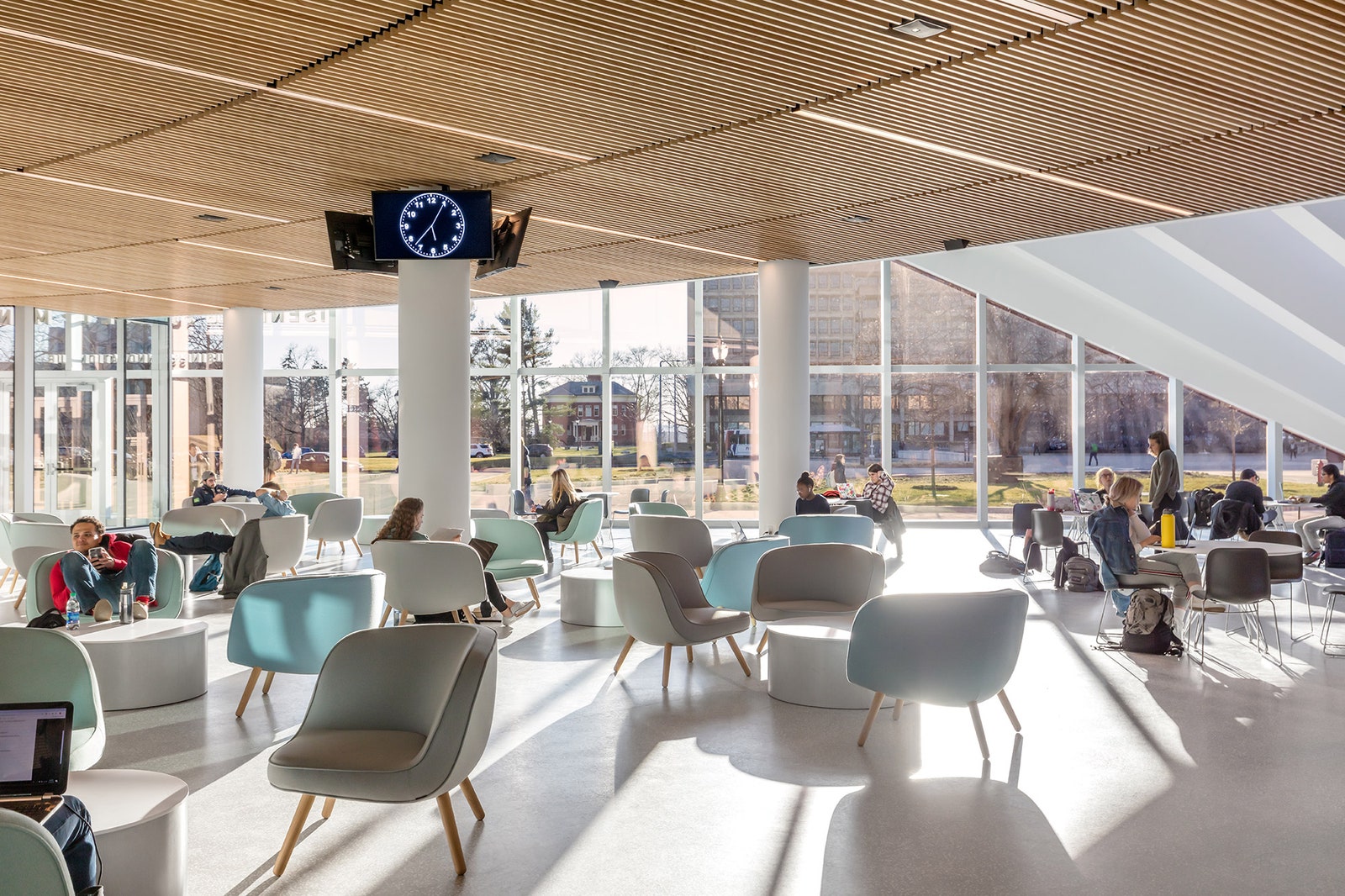 Архитектурный проект нового здания бизнесшколы в Университете Массачусетса
