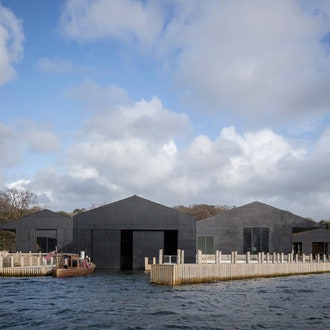 Музей лодок Windermere Jetty в Англии по проекту Carmody Groarke