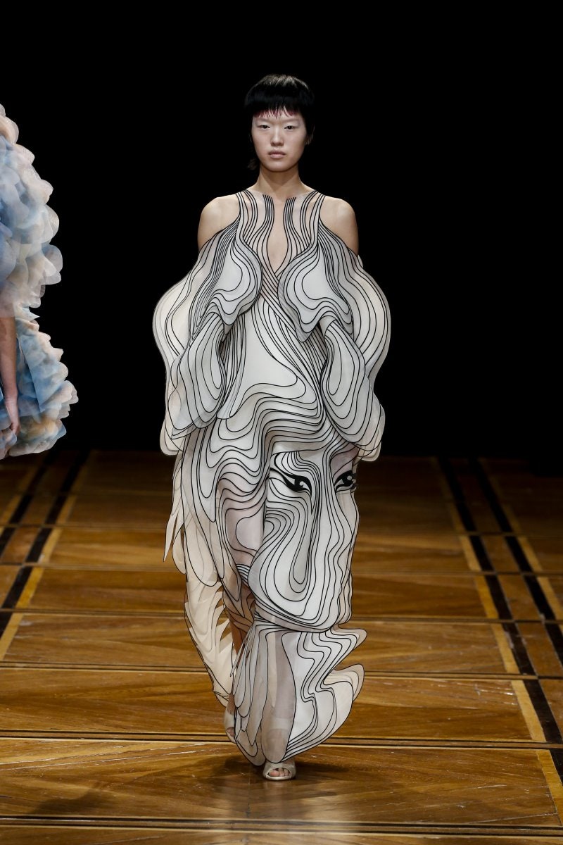 Мода в 3D футуризм и абстракция в коллекции Iris van Herpen Couture