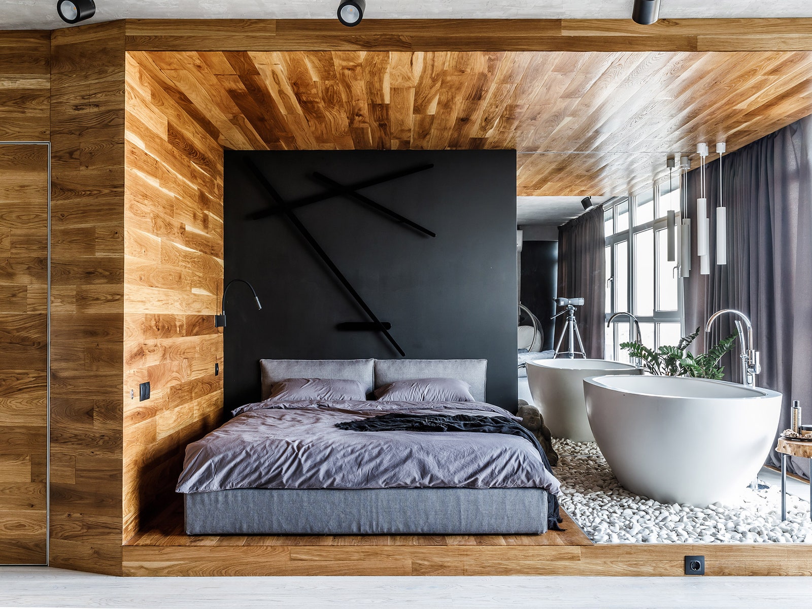 Отдельно стоящая ванна в интерьере: 15 примеров от дизайнеров