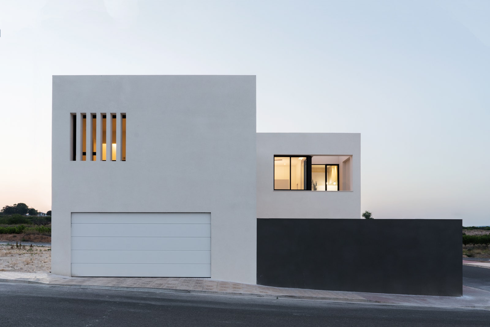 Минималистичный дизайн индивидуального дома в Испании