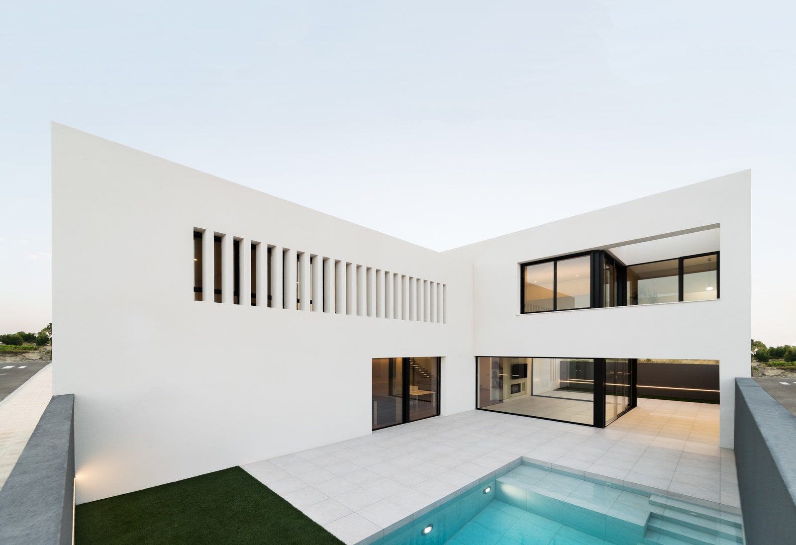 Минималистичный дизайн индивидуального дома в Испании