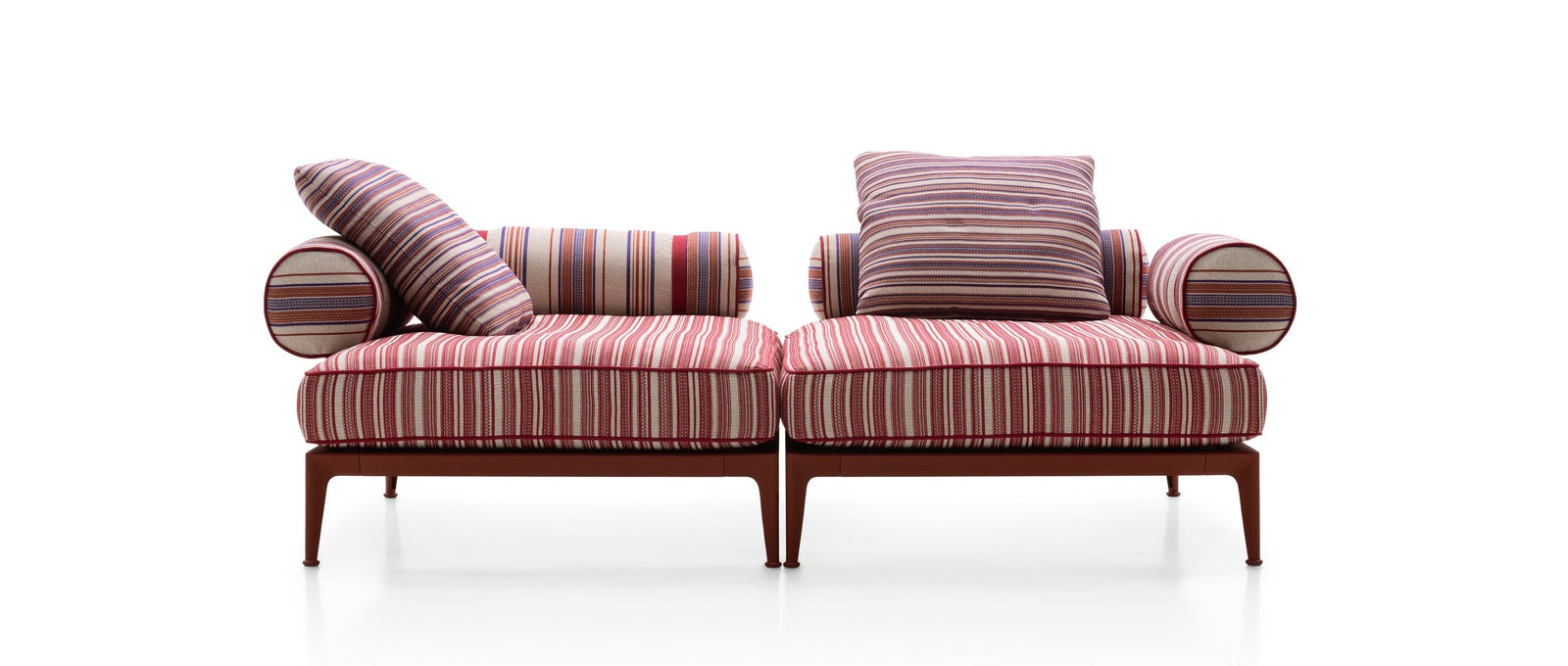 Модульный диван Ribes из коллекции уличной мебели 2019 года.