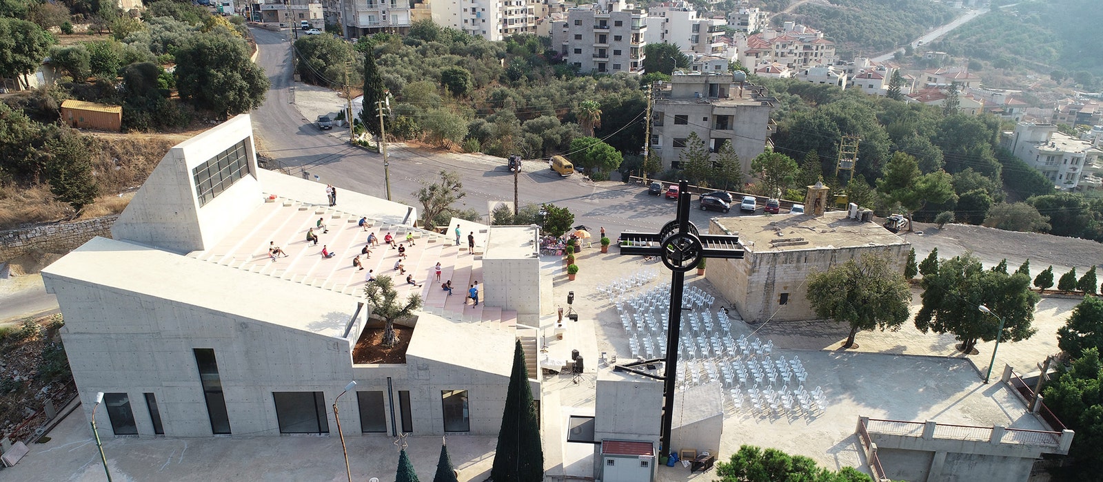 Архитектурный проект бетонной церкви в Ливане