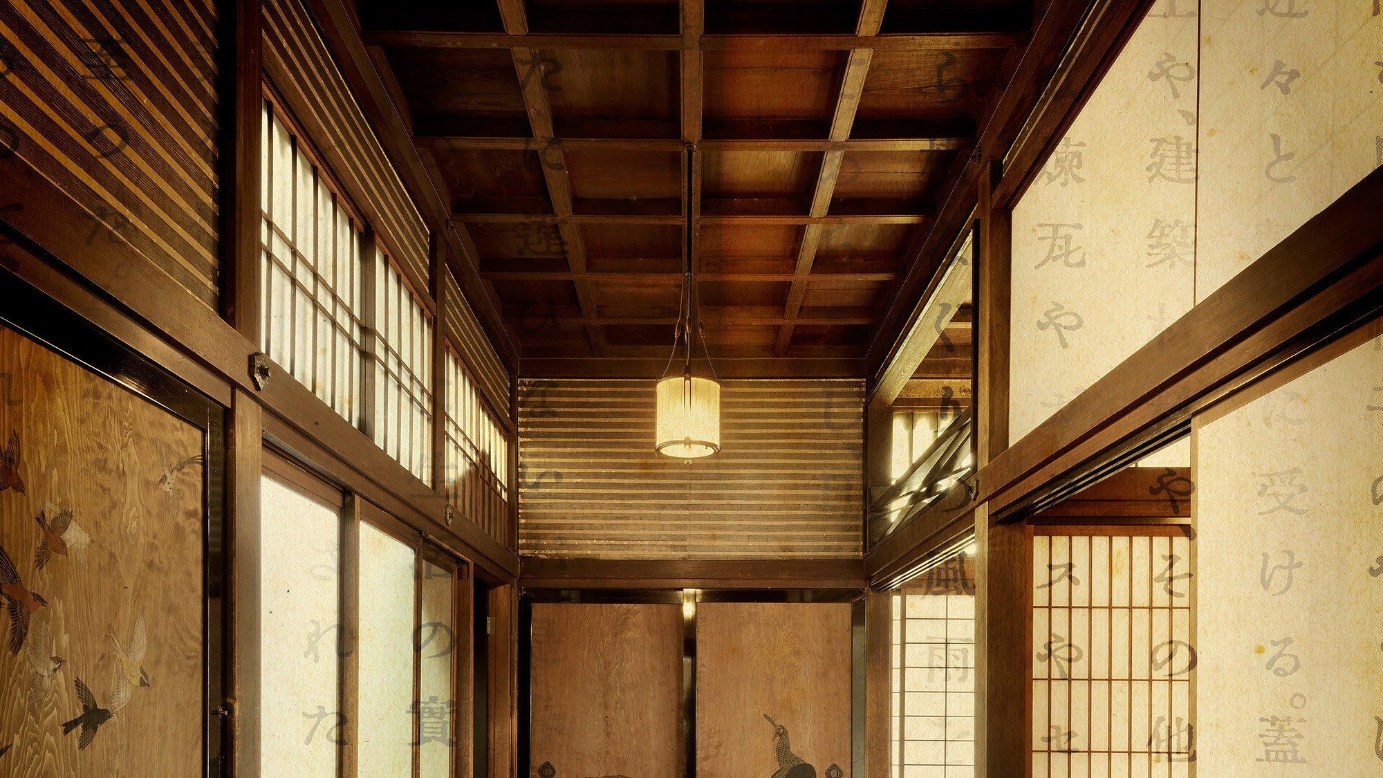 Интерьеры старинных зданий Токио  архитертура в объективе