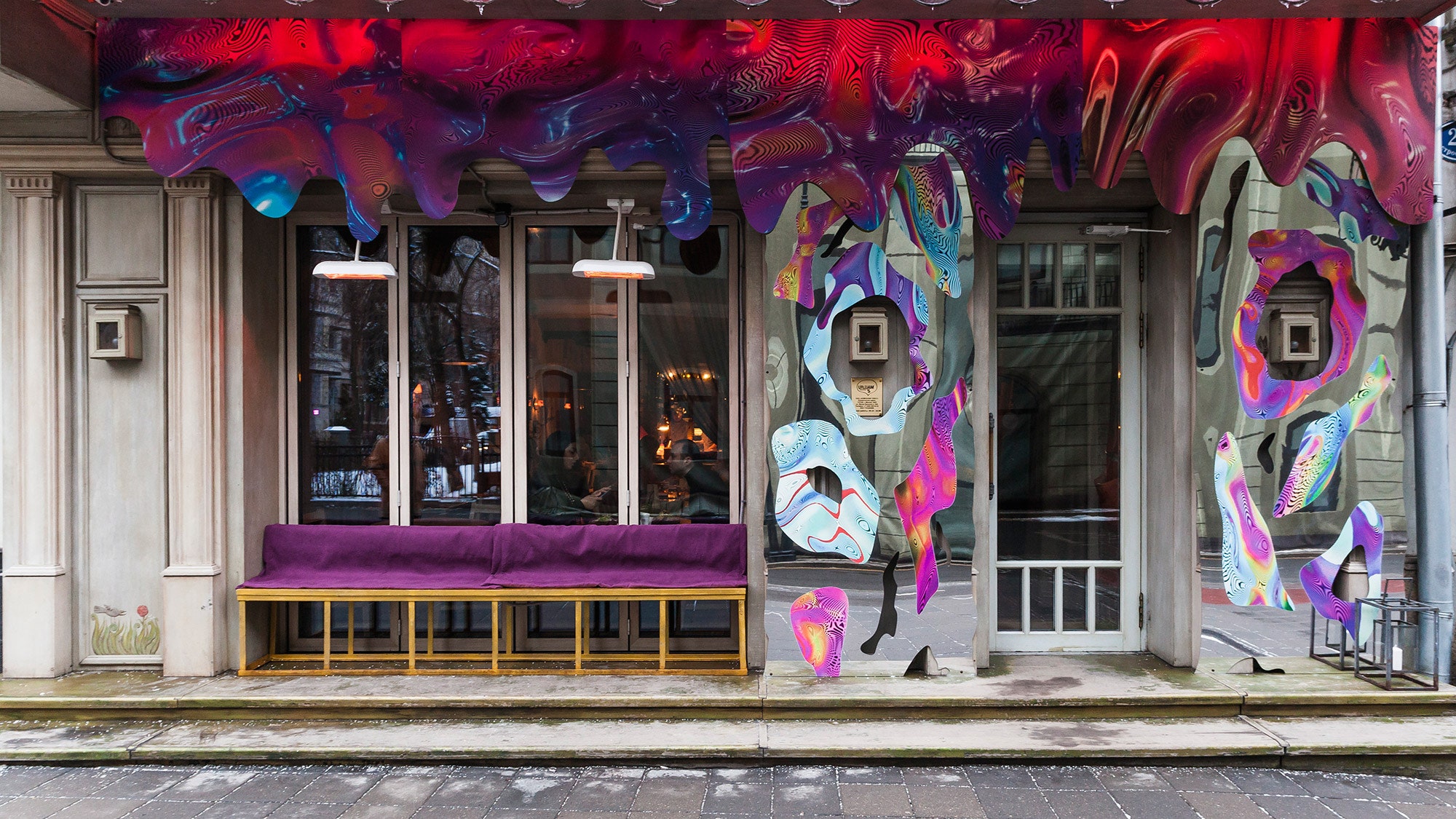 “Подарим городу искусство” художники украсили шесть московских ресторанов
