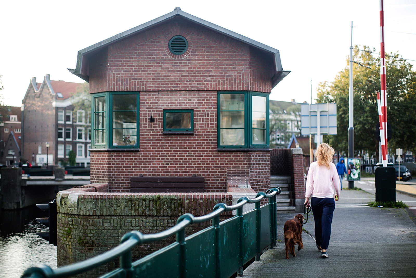 Дизайнотель в домиках смотрителей каналов в Амстердаме