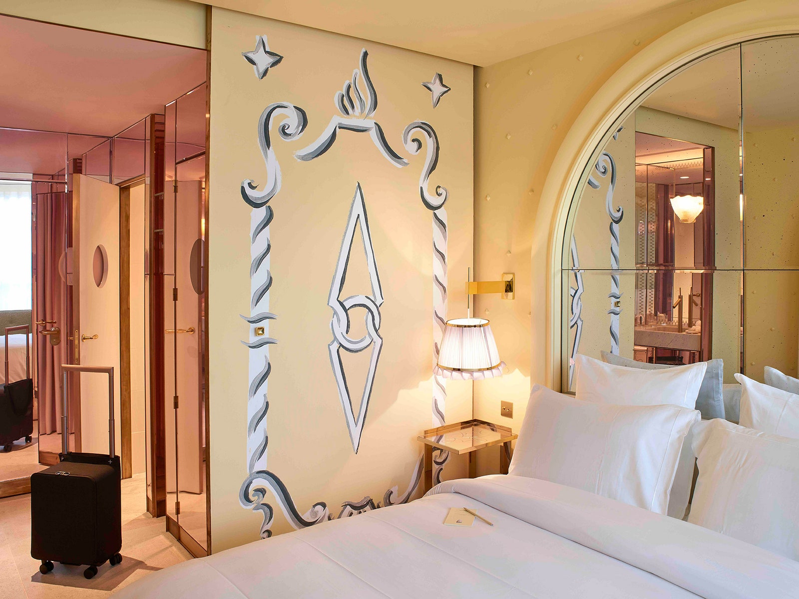 Изящный отель в Париже по дизайну Филиппа Старка