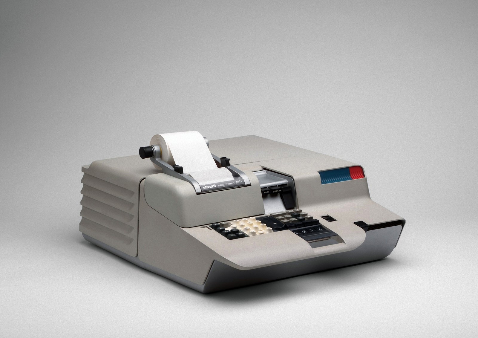 Первый персональный компьютер Programma 101 Olivetti 1965. © MoMA N.Y.