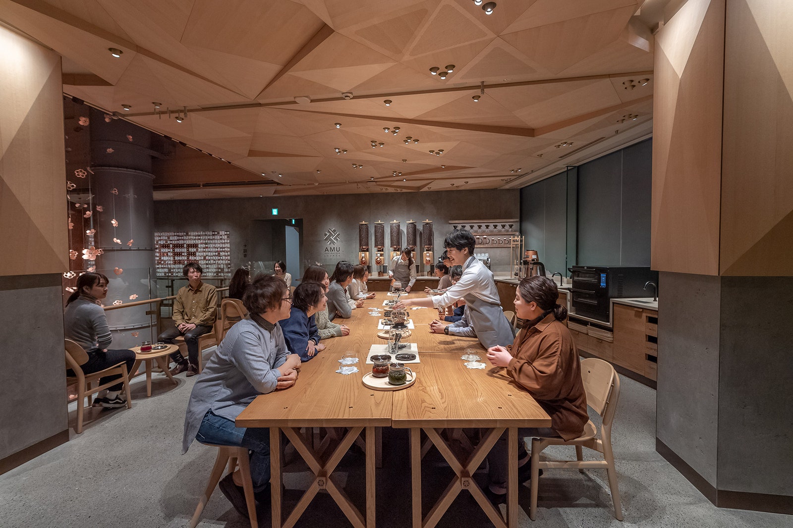 Дизайн нового Starbucks Reserve Roastery в Токио по проекту Кенго Кумы