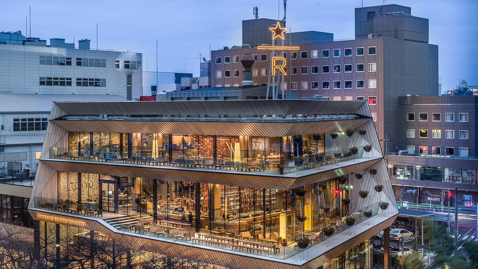 Дизайн нового Starbucks Reserve Roastery в Токио по проекту Кенго Кумы