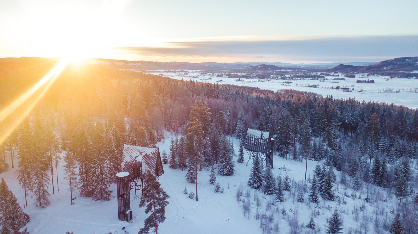 отпускпообмену хижины на высоких сваях в Норвегии