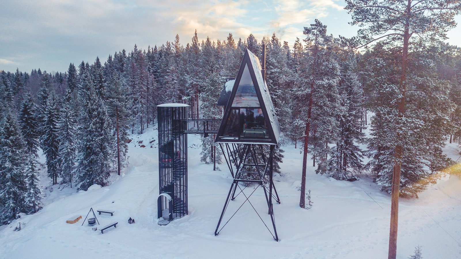 отпускпообмену хижины на высоких сваях в Норвегии
