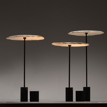Лампы из грибов по проекту дизайнера Нира Мейри