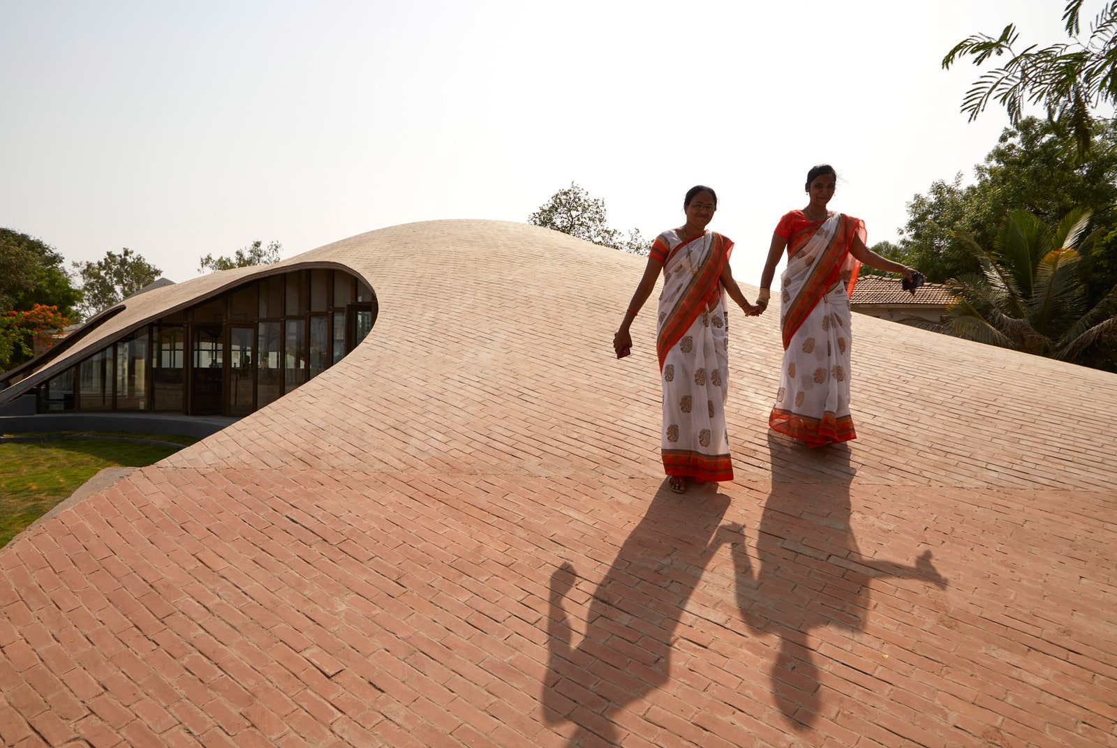 Современная архитектура необычная школьная библиотека в Индии