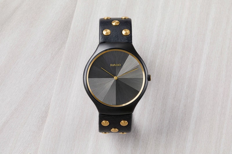 Лаконичная модель часов Rado от дизайнера Бетан Грей
