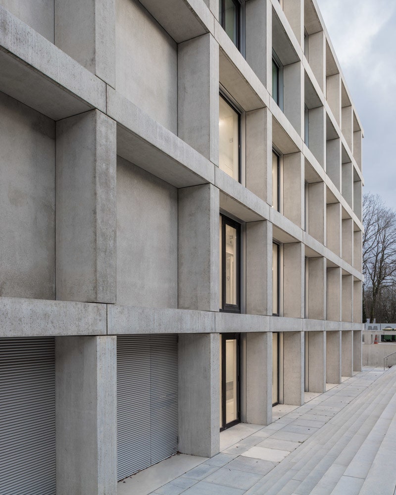Новое здание в научном институте Molculaires d'Orsay